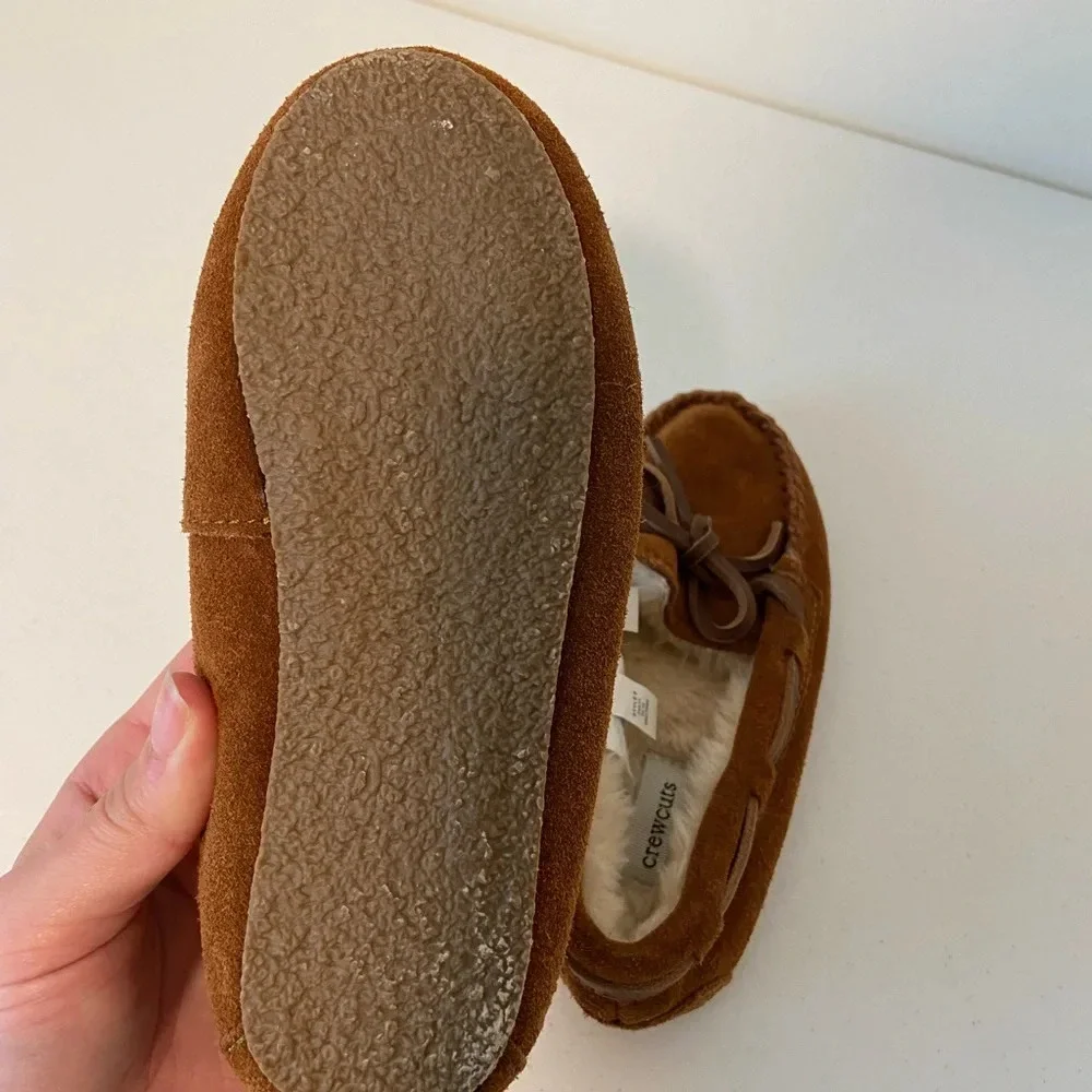 NWOT | Crewcuts kids Sherpa lodge moccasin slippers —‎ size 13